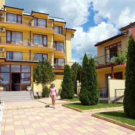Здравен курорт Family Yalta влас