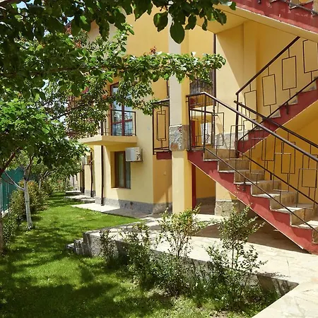 Station touristique Family Yalta влас 3*