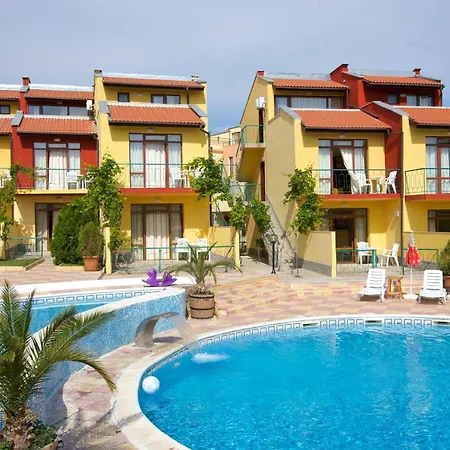 Family Yalta влас Resort 3*